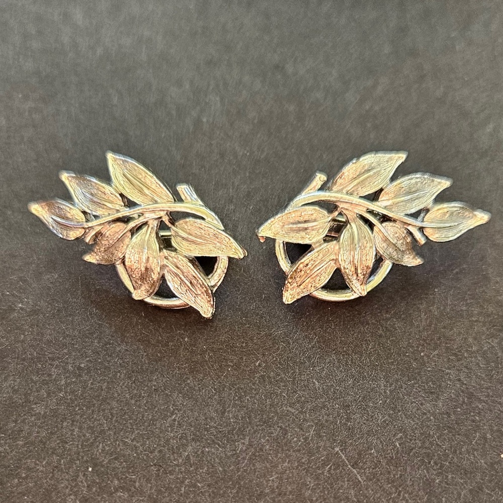 Coro Leaf Earrings